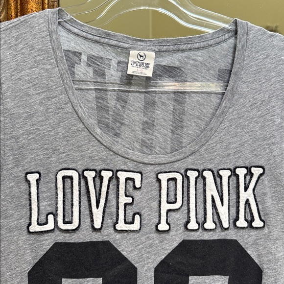 PINK Victoria's Secret Gray Love Pink Tee. Size Large. - Picture 4 of 10